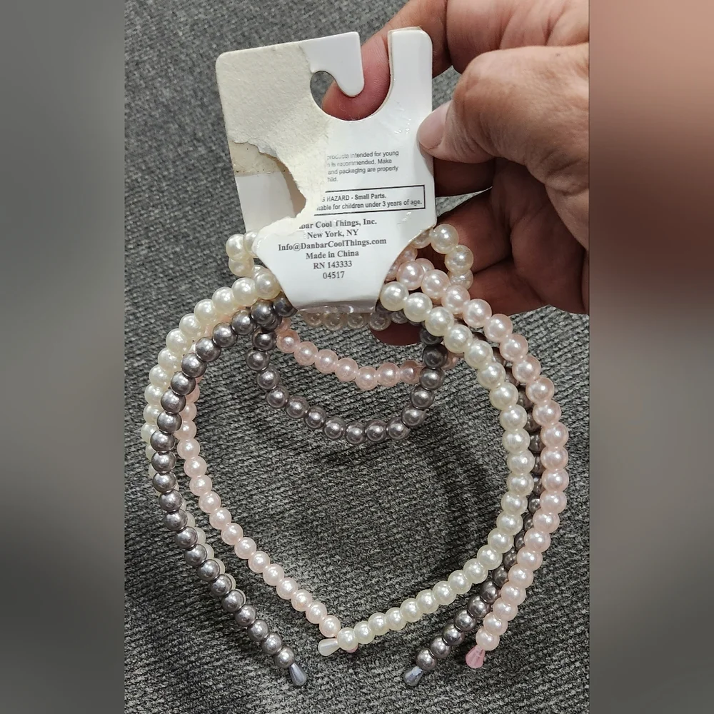 NWT Set of 6 Faux Pearl Headbands And Stretchy Bracelets Set For Young Girls